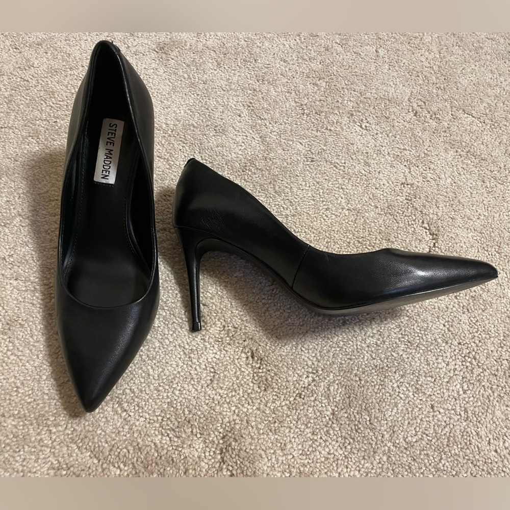 Genuine Leather Black Steve Madden Pumps